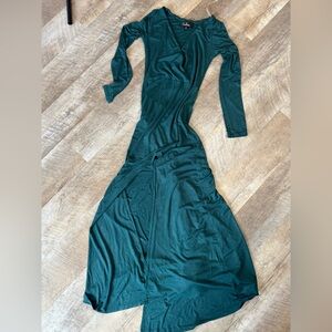 Lulus size SMALL green cotton long dress with long sleeves and slit